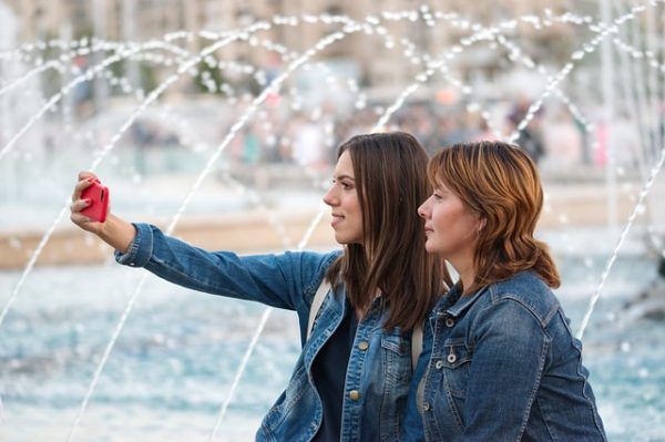 Damaged Phone Causes - Getting Submerged in Water Damaged Phone Causes - Getting Submerged in Water