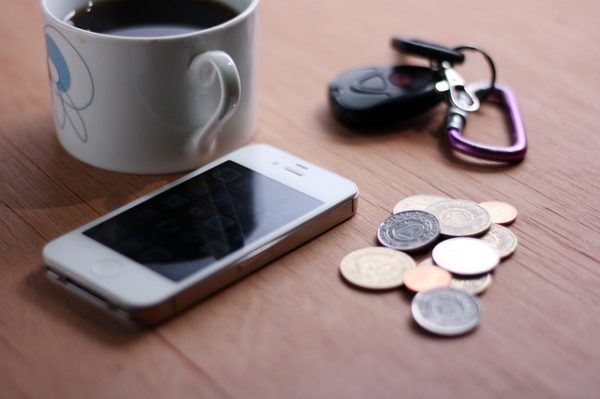 Damaged Phone Causes - Getting Scratched by Keys and Coins Damaged Phone Causes - Getting Scratched by Keys and Coins